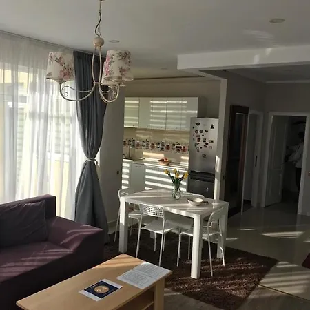 Tomis Plus Sunrise Apartman *